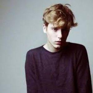 Meet your Posher, Bruce